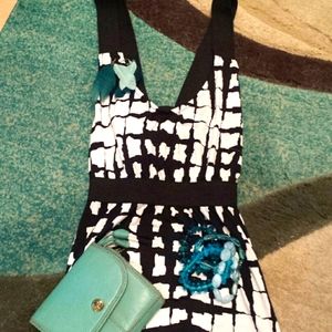 🤑3/$20. Agaci tank criss cross back